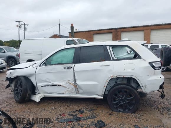 ✅ 2021 Jeep Grand Cherokee Laredo X • VIN: 1C4RJFAG7MC854569 • Lot: 43526228. Listed on IAAI with 52,442 mi. Free auction sales archive from the USA and detailed vehicle history report at DreamBid. Image 14.