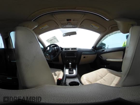 ✅ 2014 Volkswagen Jetta TDI w/Premium/Nav • VIN: 3VWLL7AJ4EM430524 • Lot: 42268673. Wystawiony na IAAI z przebiegiem 137 721 mil. Bezpłatny archiwum sprzedaży aukcyjnych z USA i szczegółowy raport historii pojazdu na DreamBid. Zdjęcie 17.