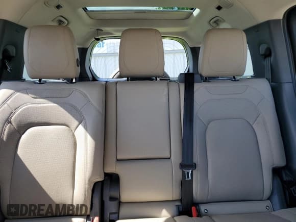 ✅ 2023 Land Rover Defender • VIN: SALEJFEU5P2220887 • Lot: 56832135. Listed on Copart with 36,238 mi. Free auction sales archive from the USA and detailed vehicle history report at DreamBid. Image 10.