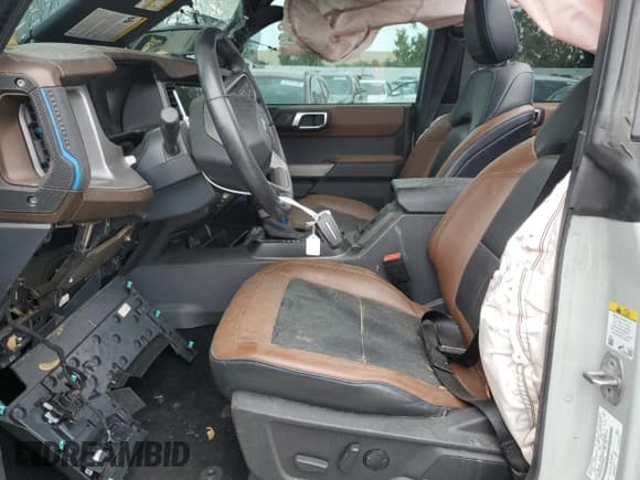 ✅ 2023 Ford Bronco • VIN: 1FMEE5DP1PLB38727 • Lot: 62945695. Wystawiony na Copart z przebiegiem 25 342 mil. Bezpłatny archiwum sprzedaży aukcyjnych z USA i szczegółowy raport historii pojazdu na DreamBid. Zdjęcie 7.