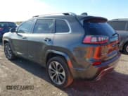 ✅ 2019 Jeep Cherokee Overland • VIN: 1C4PJMJN1KD123900 • Лот: 43350986. Опубликован ранее на IAAI с пробегом 105 541 миль. Бесплатный доступ к архиву аукционных продаж из США и подробный отчёт об истории автомобиля на DreamBid. Изображение 3.
