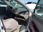 ✅ 2004 Toyota Camry LE • VIN: 4T1BE30K54U363207 • Lot: 42864126. Wystawiony na IAAI z przebiegiem 160 685 mil. Bezpłatny archiwum sprzedaży aukcyjnych z USA i szczegółowy raport historii pojazdu na DreamBid. Zdjęcie 5.