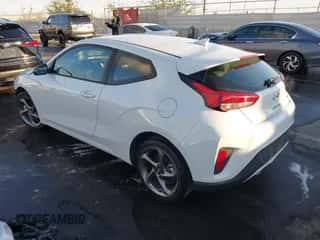 2020 Hyundai Veloster 2.0 z VIN KMHTG6AF5LU027217, wystawiony jako IAAI lot #41375809 z przebiegiem 44 910 mil mil oraz . Historia ofert i sprzedaży dostępna na DreamBid. Obrazek 3.