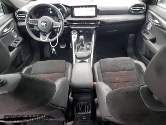 2023 Dodge Hornet GT Plus z VIN ZACNDFBN1P3A00364, wystawiony jako Copart lot #55147245 z przebiegiem 14 350 mil mil oraz Szkoda całkowita • Salvage title. Historia ofert i sprzedaży dostępna na DreamBid. Obrazek 8.