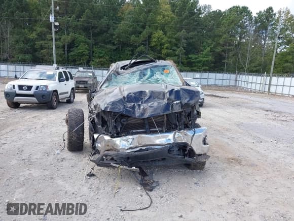 ✅ 2021 Chevrolet Silverado 1500 LTZ • VIN: 1GCUYGET8MZ143897 • Lot: 43296847. Wystawiony na IAAI z przebiegiem Nie podano. Bezpłatny archiwum sprzedaży aukcyjnych z USA i szczegółowy raport historii pojazdu na DreamBid. Zdjęcie 12.