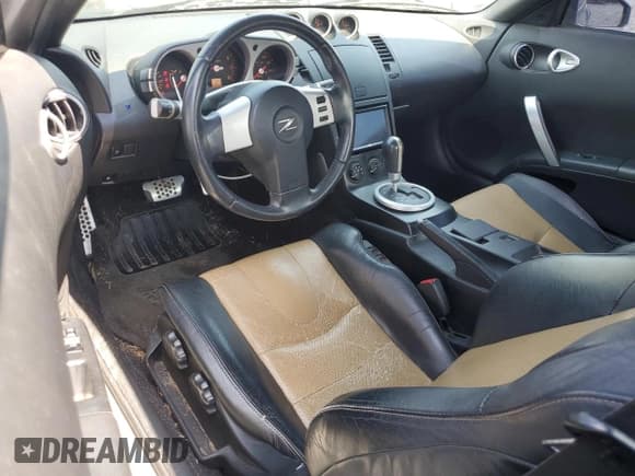 ✅ 2005 Nissan 350Z • VIN: JN1AZ34D85M608232 • Лот: 69145384. Опубликован ранее на Copart с пробегом 128 199 миль. Бесплатный доступ к архиву аукционных продаж из США и подробный отчёт об истории автомобиля на DreamBid. Изображение 8.