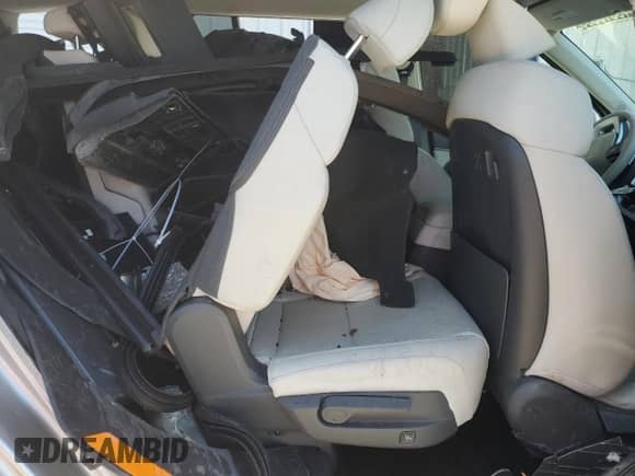 2024 Hyundai Santa Fe SEL z VIN 5NMP24GL5RH028437, wystawiony jako Copart lot #48310305 z przebiegiem 16 173 mil mil oraz Nie do naprawy • Non repairable. Historia ofert i sprzedaży dostępna na DreamBid. Obrazek 11.