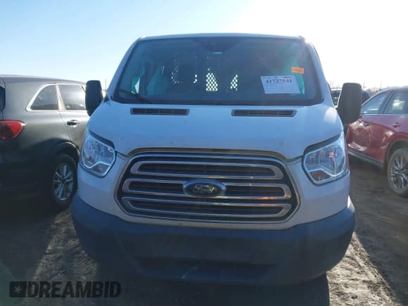 ✅ 2018 Ford Transit • VIN: 1FTYR1ZM6JKA89034 • Lot: 41727541. Wystawiony na IAAI z przebiegiem 219 080 mil. Bezpłatny archiwum sprzedaży aukcyjnych z USA i szczegółowy raport historii pojazdu na DreamBid. Zdjęcie 12.