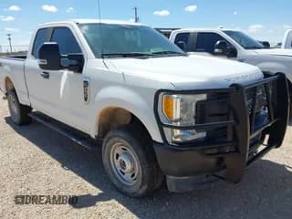 ✅ 2017 Ford F-250 XLT • VIN: 1FT7X2B65HEF18207 • Lot: 43143374. Wystawiony na IAAI z przebiegiem 139 009 mil. Bezpłatny archiwum sprzedaży aukcyjnych z USA i szczegółowy raport historii pojazdu na DreamBid. Zdjęcie 1.