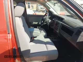 2008 Dodge Dakota SLT z VIN 1D7HW42N58S571944, wystawiony jako IAAI lot #43337515 z przebiegiem 49 464 mil mil oraz . Historia ofert i sprzedaży dostępna na DreamBid. Obrazek 5.