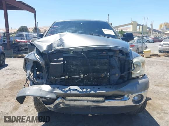 2006 Dodge 3500 SLT z VIN 3D7LX38C36G253557, wystawiony jako IAAI lot #42478965 z przebiegiem 287 552 mil mil oraz . Historia ofert i sprzedaży dostępna na DreamBid. Obrazek 13.