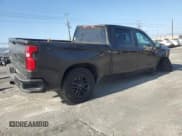 ✅ 2021 Chevrolet Silverado 1500 Custom Trail Boss • VIN: 1GCPYCEF1MZ231383 • Lot: 90948875. Wystawiony na Copart z przebiegiem 89 356 mil. Bezpłatny archiwum sprzedaży aukcyjnych z USA i szczegółowy raport historii pojazdu na DreamBid. Zdjęcie 3.