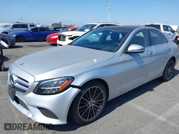 ✅ 2021 Mercedes-Benz C 300 • VIN: W1KWF8DB0MR634709 • Лот: 42304249. Опубликован ранее на IAAI с пробегом Не указан. Бесплатный доступ к архиву аукционных продаж из США и подробный отчёт об истории автомобиля на DreamBid. Изображение 17.