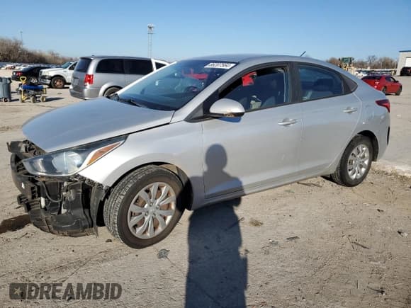 ✅ 2018 Hyundai Accent SE • VIN: 3KPC24A39JE025513 • Лот: 86207564. Опубликован ранее на Copart с пробегом 86 048 миль. Бесплатный доступ к архиву аукционных продаж из США и подробный отчёт об истории автомобиля на DreamBid. Изображение 1.