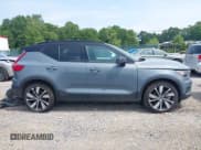 ✅ 2021 Volvo XC40 • VIN: YV4ED3UR8M2565124 • Lot: 42404610. Wystawiony na IAAI z przebiegiem 71 597 mil. Bezpłatny archiwum sprzedaży aukcyjnych z USA i szczegółowy raport historii pojazdu na DreamBid. Zdjęcie 14.