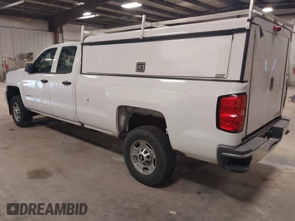 ✅ 2017 Chevrolet Silverado 2500HD Work Truck • VIN: 1GC2CUEG1HZ304992 • Lot: 42116602. Wystawiony na IAAI z przebiegiem 261 765 mil. Bezpłatny archiwum sprzedaży aukcyjnych z USA i szczegółowy raport historii pojazdu na DreamBid. Zdjęcie 3.