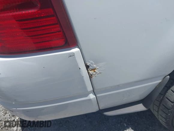 ✅ 2004 Ford Explorer XLT • VIN: 1FMZU63K04ZA16160 • Lot: 42272905. Listed on IAAI with 143,513 mi. Free auction sales archive from the USA and detailed vehicle history report at DreamBid. Image 6.