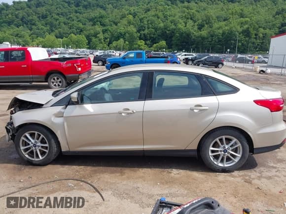 ✅ 2017 Ford Focus SE • VIN: 1FADP3F20HL237823 • Lot: 39690628. Listed on IAAI with 104,747 mi. Free auction sales archive from the USA and detailed vehicle history report at DreamBid. Image 15.