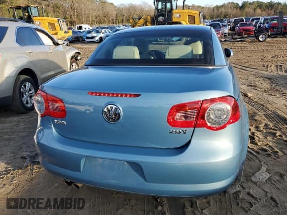 ✅ 2008 Volkswagen Eos Turbo • VIN: WVWAA71F88V039298 • Lot: 85330954. Wystawiony na Copart z przebiegiem 74 705 mil. Bezpłatny archiwum sprzedaży aukcyjnych z USA i szczegółowy raport historii pojazdu na DreamBid. Zdjęcie 6.