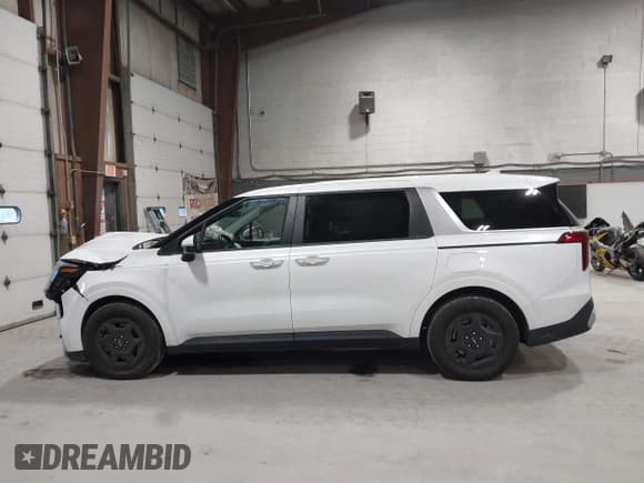 ✅ 2025 Kia Carnival LXS • VIN: KNDNB5K33S6457325 • Lot: 43502824. Listed on IAAI with 18,304 mi. Free auction sales archive from the USA and detailed vehicle history report at DreamBid. Image 14.