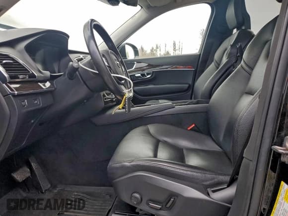 ✅ 2016 Volvo XC90 T6 Momentum • VIN: YV4A22PK7G1044547 • Lot: 95082715. Listed on Copart with 95,333 mi. Free auction sales archive from the USA and detailed vehicle history report at DreamBid. Image 7.