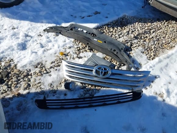 ✅ 2012 Toyota Avalon • VIN: 4T1BK3DB1CU467601 • Lot: 41309808. Wystawiony na IAAI z przebiegiem 227 894 mil. Bezpłatny archiwum sprzedaży aukcyjnych z USA i szczegółowy raport historii pojazdu na DreamBid. Zdjęcie 12.