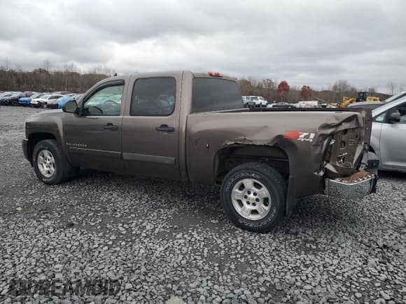 ✅ 2007 Chevrolet Silverado 1500 1LT • VIN: 2GCEK13MX71617618 • Lot: 91478155. Listed on Copart with 111,928 mi. Free auction sales archive from the USA and detailed vehicle history report at DreamBid. Image 2.