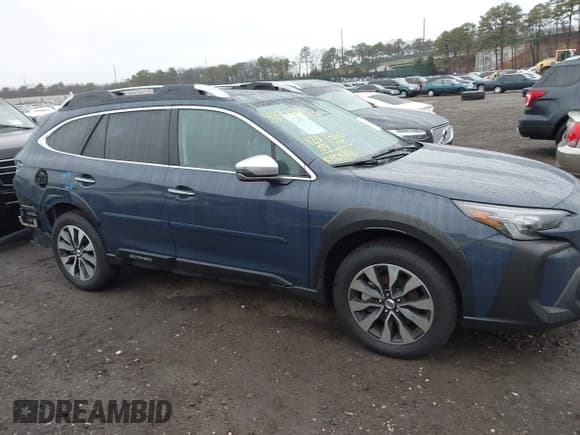 ✅ 2024 Subaru Outback Touring • VIN: 4S4BTAPC3R3204269 • Lot: 41923253. Wystawiony na IAAI z przebiegiem 12 059 mil. Bezpłatny archiwum sprzedaży aukcyjnych z USA i szczegółowy raport historii pojazdu na DreamBid. Zdjęcie 14.