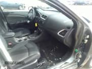 ✅ 2013 Dodge Avenger SXT • VIN: 1C3CDZCG0DN548169 • Lot: 41063345. Wystawiony na IAAI z przebiegiem 126 214 mil. Bezpłatny archiwum sprzedaży aukcyjnych z USA i szczegółowy raport historii pojazdu na DreamBid. Zdjęcie 5.