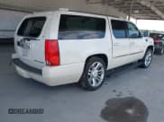 ✅ 2014 Cadillac Escalade ESV Platinum • VIN: 1GYS4KEF3ER215004 • Лот: 42232720. Опубликован ранее на IAAI с пробегом 150 564 миль. Бесплатный доступ к архиву аукционных продаж из США и подробный отчёт об истории автомобиля на DreamBid. Изображение 4.