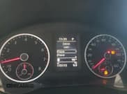 ✅ 2013 Volkswagen Tiguan S • VIN: WVGAV3AX8DW576243 • Лот: 62882635. Опубликован ранее на Copart с пробегом 115 113 миль. Бесплатный доступ к архиву аукционных продаж из США и подробный отчёт об истории автомобиля на DreamBid. Изображение 9.