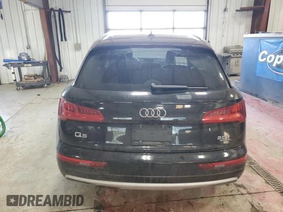 ✅ 2018 Audi Q5 Premium • VIN: WA1ANAFY5J2067282 • Lot: 93360065. Wystawiony na Copart z przebiegiem 106 509 mil. Bezpłatny archiwum sprzedaży aukcyjnych z USA i szczegółowy raport historii pojazdu na DreamBid. Zdjęcie 6.