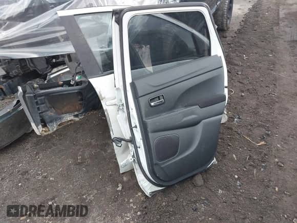 2020 Mitsubishi Outlander ES с VIN JA4AR3AUXLU027372, выставлен на аукционе IAAI как лот 42047081 с пробегом Не указан миль и . История ставок и продаж доступна на DreamBid. Изображение 11.