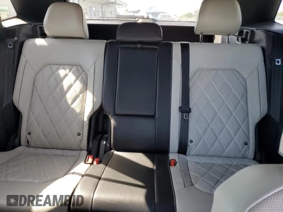 ✅ 2024 Volkswagen Atlas SEL Premium R-Line • VIN: 1V2FE2CA2RC224599 • Lot: 70383985. Listed on Copart with 39,663 mi. Free auction sales archive from the USA and detailed vehicle history report at DreamBid. Image 10.