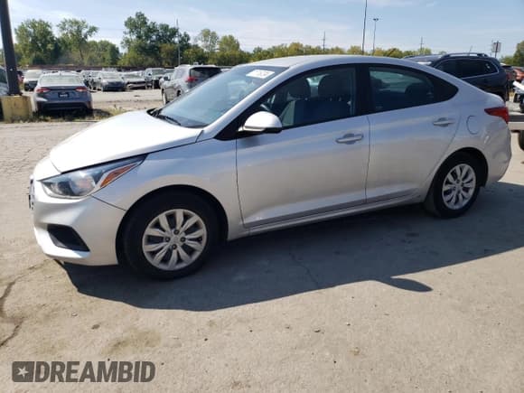 ✅ 2021 Hyundai Accent SE • VIN: 3KPC24A63ME143281 • Лот: 71716734. Опубликован ранее на Copart с пробегом 46 183 миль. Бесплатный доступ к архиву аукционных продаж из США и подробный отчёт об истории автомобиля на DreamBid. Изображение 1.
