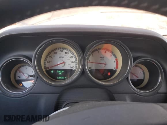 ✅ 2010 Dodge Challenger R/T Classic • VIN: 2B3CJ5DT7AH280929 • Lot: 80299314. Wystawiony na Copart z przebiegiem 128 626 mil. Bezpłatny archiwum sprzedaży aukcyjnych z USA i szczegółowy raport historii pojazdu na DreamBid. Zdjęcie 9.