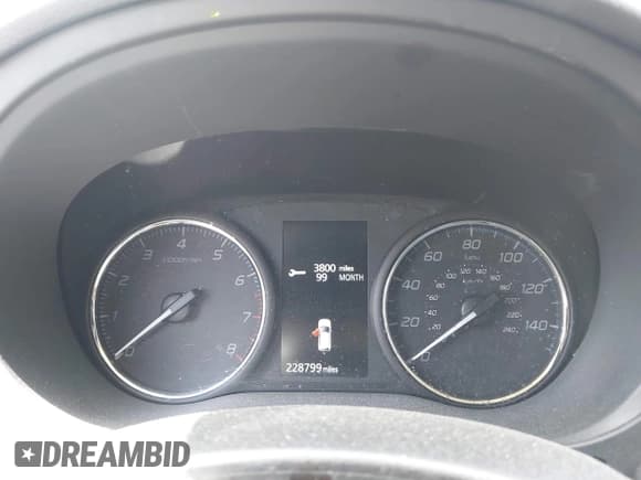 ✅ 2018 Mitsubishi Outlander SE • VIN: JA4AD3A33JZ014095 • Lot: 42278605. Wystawiony na IAAI z przebiegiem 235 000 mil. Bezpłatny archiwum sprzedaży aukcyjnych z USA i szczegółowy raport historii pojazdu na DreamBid. Zdjęcie 7.