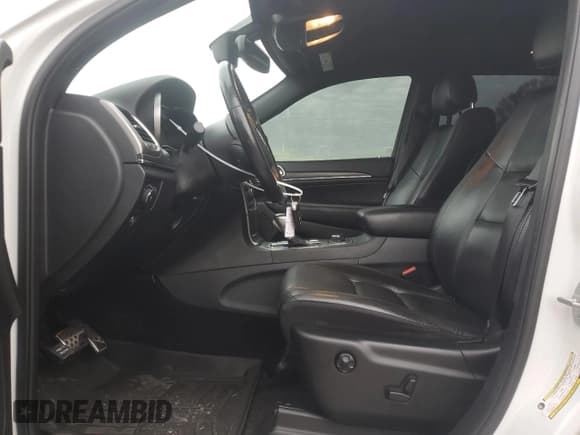 ✅ 2018 Jeep Grand Cherokee Limited • VIN: 1C4RJFBG8JC257599 • Lot: 82498624. Wystawiony na Copart z przebiegiem 76 437 mil. Bezpłatny archiwum sprzedaży aukcyjnych z USA i szczegółowy raport historii pojazdu na DreamBid. Zdjęcie 7.