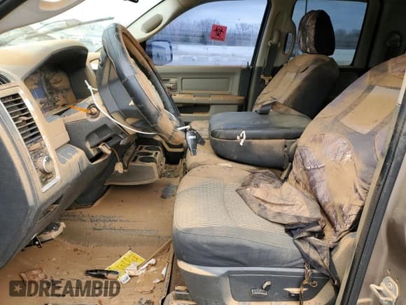 ✅ 2009 Dodge 1500 Laramie • VIN: 1D3HB18T49S763018 • Lot: 48915305. Wystawiony na Copart z przebiegiem Nie podano. Bezpłatny archiwum sprzedaży aukcyjnych z USA i szczegółowy raport historii pojazdu na DreamBid. Zdjęcie 7.