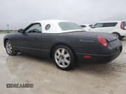 ✅ 2002 Ford Thunderbird Hardtop Premium • VIN: 1FAHP60A32Y111789 • Lot: 74449054. Wystawiony na Copart z przebiegiem Nie podano. Bezpłatny archiwum sprzedaży aukcyjnych z USA i szczegółowy raport historii pojazdu na DreamBid. Zdjęcie 2.