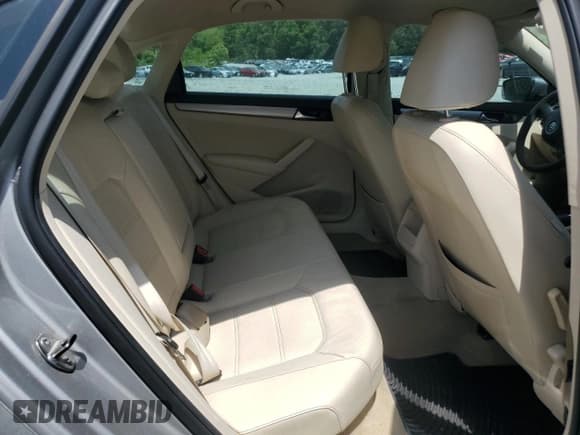 ✅ 2013 Volkswagen Passat S • VIN: 1VWAH7A34DC144702 • Лот: 55586315. Опубликован ранее на Copart с пробегом 112 119 миль. Бесплатный доступ к архиву аукционных продаж из США и подробный отчёт об истории автомобиля на DreamBid. Изображение 10.