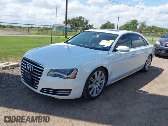 ✅ 2014 Audi A8 3.0T • VIN: WAURGAFD0EN007069 • Lot: 43125668. Listed on IAAI with 91,500 mi. Free auction sales archive from the USA and detailed vehicle history report at DreamBid. Image 17.