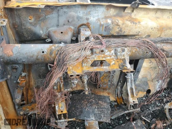 ✅ 2022 Chevrolet Silverado 1500 LT Trail Boss • VIN: 3GCUDFET5NG616369 • Lot: 64473885. Wystawiony na Copart z przebiegiem Nie podano. Bezpłatny archiwum sprzedaży aukcyjnych z USA i szczegółowy raport historii pojazdu na DreamBid. Zdjęcie 9.