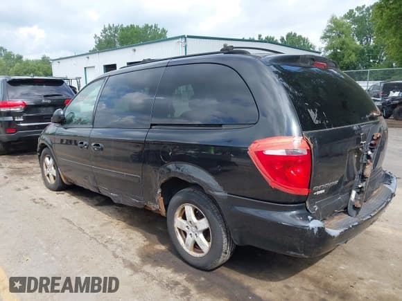 ✅ 2007 Dodge Grand Caravan SXT • VIN: 2D8GP44L87R271623 • Lot: 42676657. Listed on IAAI with 226,502 mi. Free auction sales archive from the USA and detailed vehicle history report at DreamBid. Image 3.