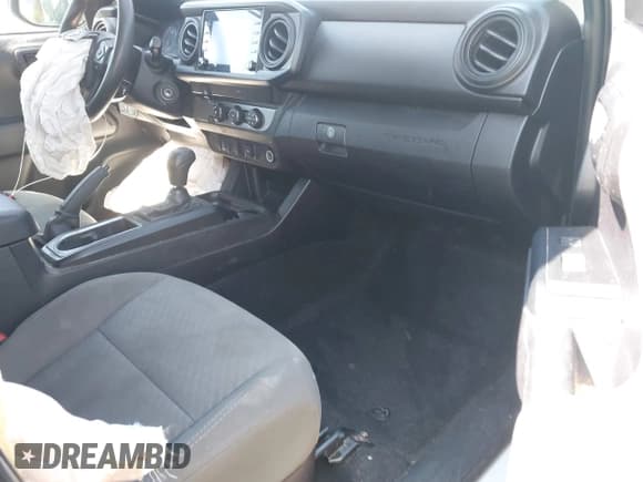 ✅ 2020 Toyota Tacoma SR • VIN: 5TFRX5GN2LX177453 • Lot: 43285689. Wystawiony na IAAI z przebiegiem 100 011 mil. Bezpłatny archiwum sprzedaży aukcyjnych z USA i szczegółowy raport historii pojazdu na DreamBid. Zdjęcie 5.