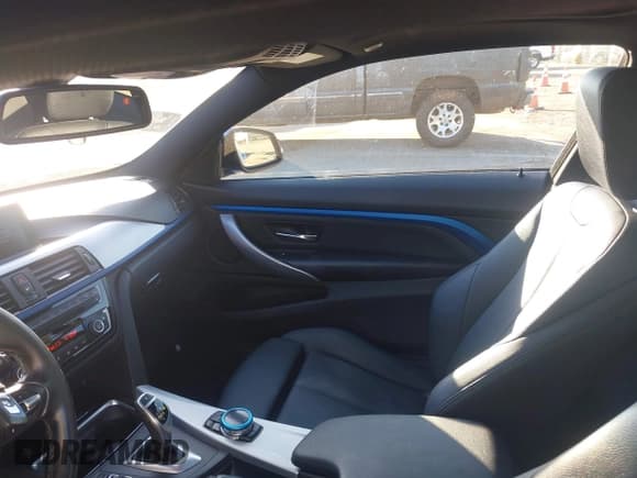 ✅ 2014 BMW 4 Series 428i • VIN: WBA3N7C50EF718938 • Lot: 43608541. Wystawiony na IAAI z przebiegiem 166 253 mil. Bezpłatny archiwum sprzedaży aukcyjnych z USA i szczegółowy raport historii pojazdu na DreamBid. Zdjęcie 5.