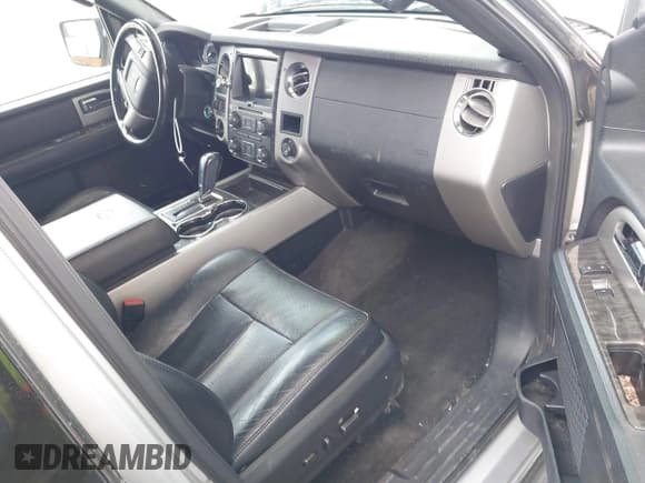 ✅ 2017 Ford Expedition Max Limited • VIN: 1FMJK1KT7HEA19683 • Lot: 42417196. Listed on IAAI with 132,525 mi. Free auction sales archive from the USA and detailed vehicle history report at DreamBid. Image 5.