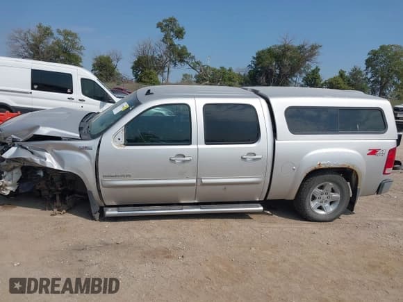 ✅ 2011 GMC Sierra 1500 SLT • VIN: 3GTP2WE33BG128620 • Лот: 43174880. Опубликован ранее на IAAI с пробегом 235 710 миль. Бесплатный доступ к архиву аукционных продаж из США и подробный отчёт об истории автомобиля на DreamBid. Изображение 14.