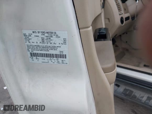 ✅ 2009 Ford Escape Limited • VIN: 1FMCU04799KC05256 • Lot: 43653162. Listed on IAAI with Not provided. Free auction sales archive from the USA and detailed vehicle history report at DreamBid. Image 9.