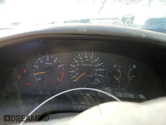 ✅ 2002 Suzuki Esteem GL • VIN: JS2GB41W825400113 • Lot: 42055055. Listed on Copart with 285,503 mi. Free auction sales archive from the USA and detailed vehicle history report at DreamBid. Image 9.